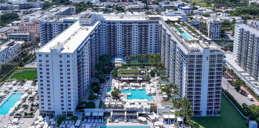 Condo in Miami Beach, Florida, 3 bedrooms № 2081348