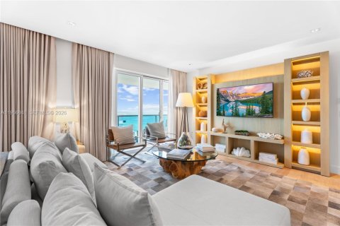 Condo in Miami Beach, Florida, 3 bedrooms № 2081348 - photo 2