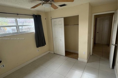 House in Miramar, Florida 3 bedrooms, 110.09 sq.m. № 1997382 - photo 16