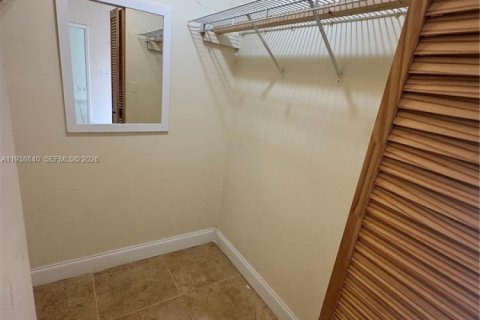 House in Miramar, Florida 3 bedrooms, 110.09 sq.m. № 1997382 - photo 13