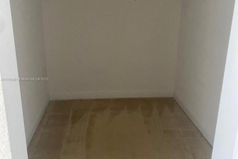Townhouse in Pembroke Pines, Florida 2 bedrooms, 154.22 sq.m. № 1752623 - photo 14