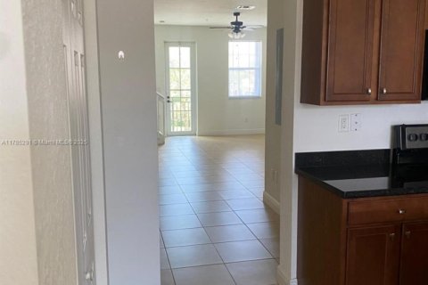 Townhouse in Pembroke Pines, Florida 2 bedrooms, 154.22 sq.m. № 1752623 - photo 7