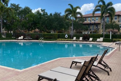 Townhouse in Pembroke Pines, Florida 2 bedrooms, 154.22 sq.m. № 1752623 - photo 28