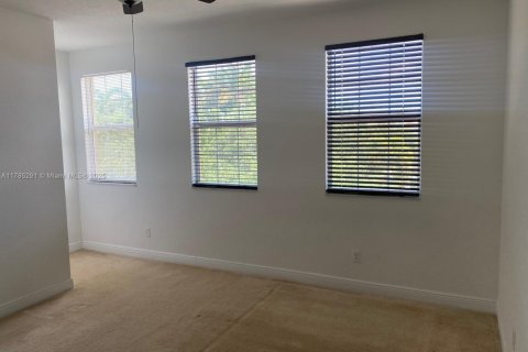Townhouse in Pembroke Pines, Florida 2 bedrooms, 154.22 sq.m. № 1752623 - photo 12