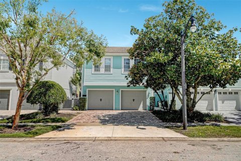 House in Four Corners, Florida 5 bedrooms, 333.52 sq.m. № 1914685 - photo 1