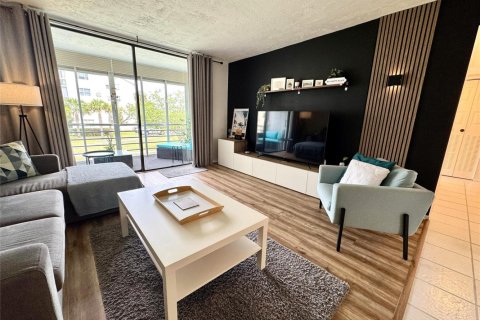 Condominio en Lauderdale Lakes, Florida, 1 dormitorio  № 2084480
