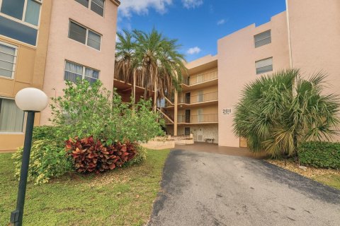 Condominio en venta en Lauderdale Lakes, Florida, 1 dormitorio, 69.49 m2 № 2084480 - foto 26