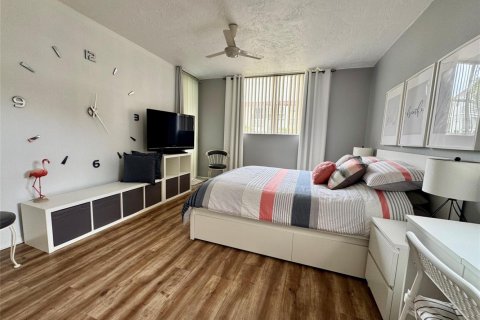 Condominio en venta en Lauderdale Lakes, Florida, 1 dormitorio, 69.49 m2 № 2084480 - foto 14