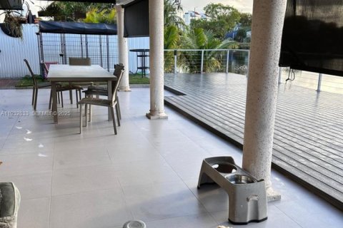 Снять в аренду виллу или дом в Майами, Флорида 4 спальни, 131.09м2, № 1991673 - фото 9