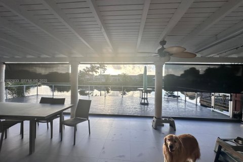 Снять в аренду виллу или дом в Майами, Флорида 4 спальни, 131.09м2, № 1991673 - фото 11