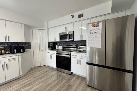 Condo in Aventura, Florida, 2 bedrooms  № 2045197 - photo 7