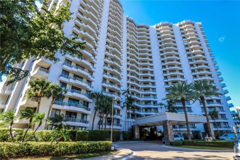 Condo in Aventura, Florida, 2 bedrooms  № 2045197 - photo 2