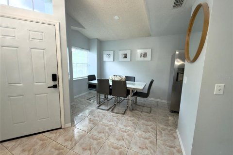 Villa ou maison à louer à Orlando, Floride: 4 chambres, 150.32 m2 № 2380579 - photo 4