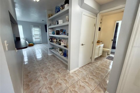 Villa ou maison à louer à Orlando, Floride: 4 chambres, 150.32 m2 № 2380579 - photo 6