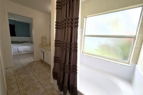 Villa ou maison à louer à Orlando, Floride: 4 chambres, 150.32 m2 № 2380579 - photo 12