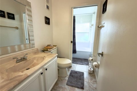 Villa ou maison à louer à Orlando, Floride: 4 chambres, 150.32 m2 № 2380579 - photo 11