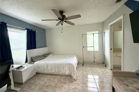 Villa ou maison à louer à Orlando, Floride: 4 chambres, 150.32 m2 № 2380579 - photo 15
