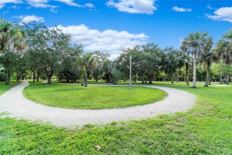 House in Coral Springs, Florida 4 bedrooms, 334.45 sq.m. № 1229139 - photo 1
