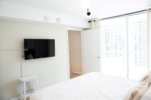 Condo in Miami, Florida, 2 bedrooms  № 2153235 - photo 10