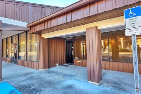 Immobilier commercial à Hudson, Floride 151.62 m2 № 2116025