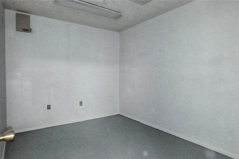 Immobilier commercial à louer à Hudson, Floride: 151.62 m2 № 2116025 - photo 14