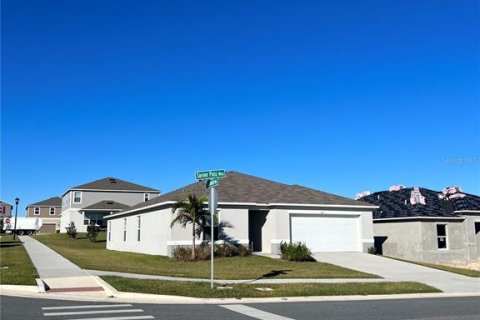 House in Winter Haven, Florida 4 bedrooms, 186.18 sq.m. № 2166583
