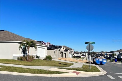 House in Winter Haven, Florida 4 bedrooms, 186.18 sq.m. № 2166583 - photo 3