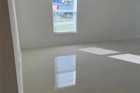 House in Winter Haven, Florida 4 bedrooms, 186.18 sq.m. № 2166583 - photo 8