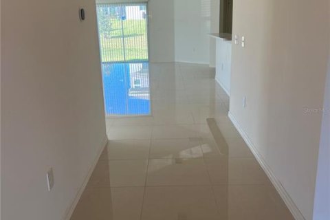 House in Winter Haven, Florida 4 bedrooms, 186.18 sq.m. № 2166583 - photo 6