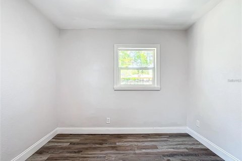 House in Saint Petersburg, Florida 3 bedrooms, 127.09 sq.m. № 2195167 - photo 24