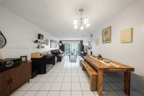 Copropriété à louer à Miami, Floride: 1 chambre, 78.87 m2 № 2439372 - photo 17