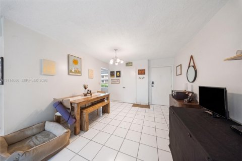 Copropriété à louer à Miami, Floride: 1 chambre, 78.87 m2 № 2439372 - photo 15