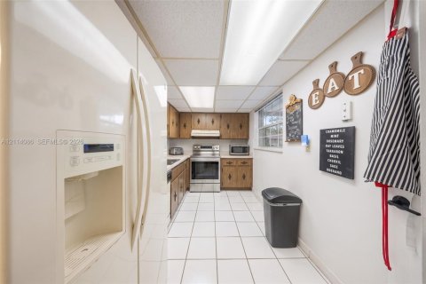 Copropriété à louer à Miami, Floride: 1 chambre, 78.87 m2 № 2439372 - photo 26