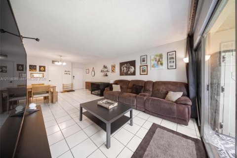 Copropriété à louer à Miami, Floride: 1 chambre, 78.87 m2 № 2439372 - photo 3