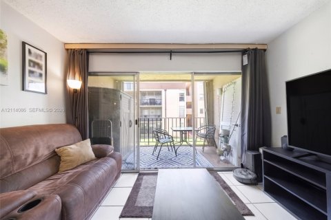 Copropriété à louer à Miami, Floride: 1 chambre, 78.87 m2 № 2439372 - photo 5