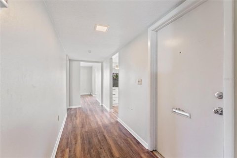 Duplex in Lakeland, Florida 2 bedrooms, 113.9 sq.m. № 1827113 - photo 4