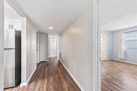 Duplex in Lakeland, Florida 2 bedrooms, 113.9 sq.m. № 1827113 - photo 12