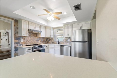 Duplex in Lakeland, Florida 2 bedrooms, 113.9 sq.m. № 1827113 - photo 7