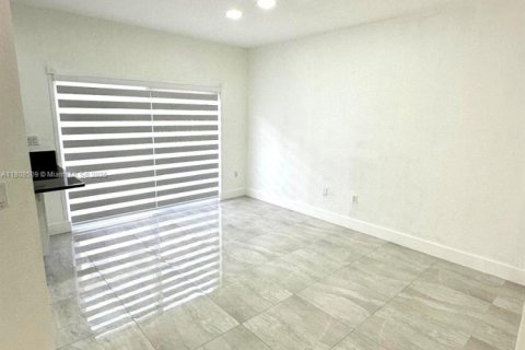 Townhouse in Cutler Bay, Florida 4 bedrooms, 145.11 sq.m. № 1752664 - photo 6