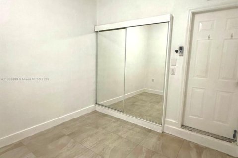Townhouse in Cutler Bay, Florida 4 bedrooms, 145.11 sq.m. № 1752664 - photo 13