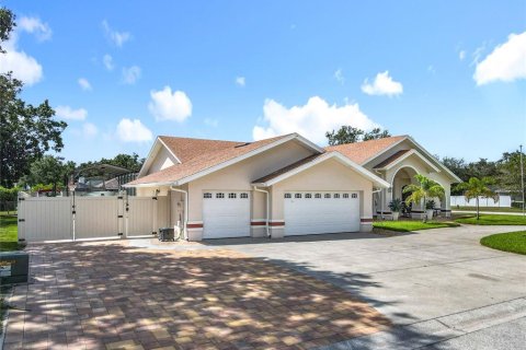 Casa en venta en Auburndale, Florida, 4 dormitorios, 313.45 m2 № 1899861 - foto 8