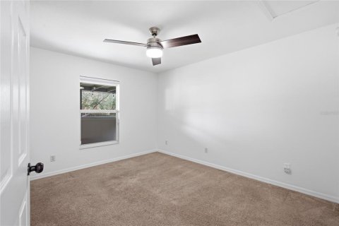 House in Ocala, Florida 3 bedrooms, 149.29 sq.m. № 2280605 - photo 18