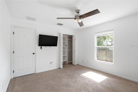 House in Ocala, Florida 3 bedrooms, 149.29 sq.m. № 2280605 - photo 16