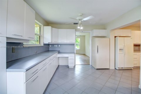 Villa ou maison à vendre à Cutler Bay, Floride: 4 chambres, 174.28 m2 № 1933129 - photo 9