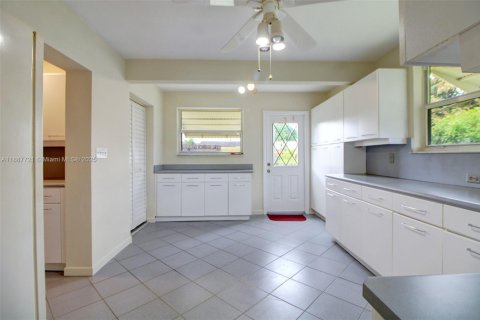 Villa ou maison à vendre à Cutler Bay, Floride: 4 chambres, 174.28 m2 № 1933129 - photo 11