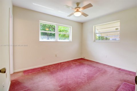 Villa ou maison à vendre à Cutler Bay, Floride: 4 chambres, 174.28 m2 № 1933129 - photo 18