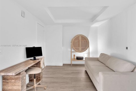 Condo in Miami, Florida, 2 bedrooms  № 2043153 - photo 6
