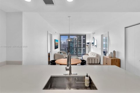 Condo in Miami, Florida, 2 bedrooms  № 2043153 - photo 14