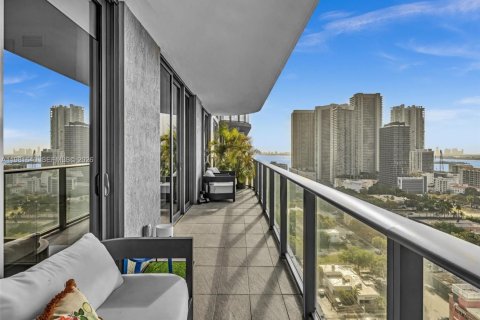 Condo in Miami, Florida, 2 bedrooms  № 2043153 - photo 30