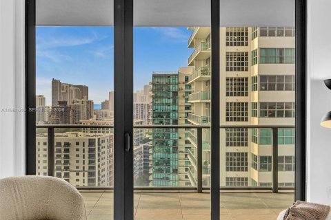 Condo in Miami, Florida, 2 bedrooms  № 2043153 - photo 27